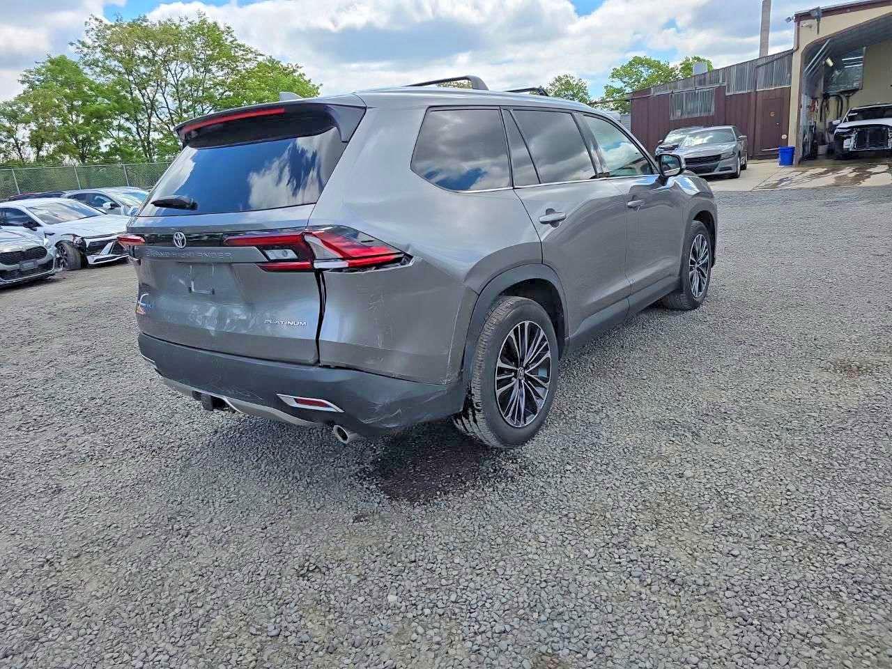 2025 Toyota Grand Highlander Hybrid Max Platinum - Фото 4
