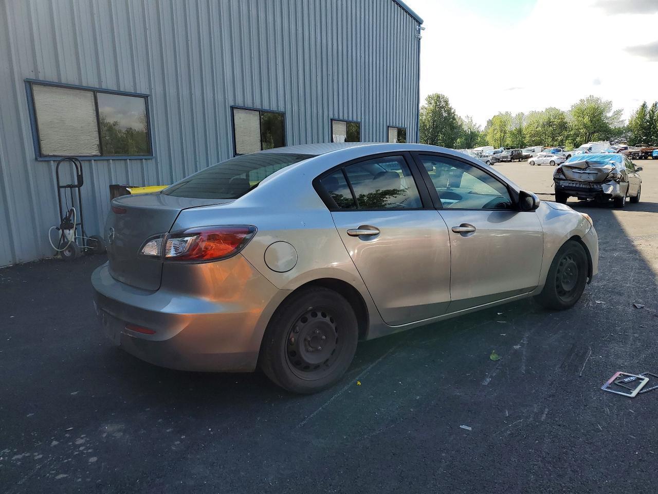 2012 Mazda 3 I - Image 3