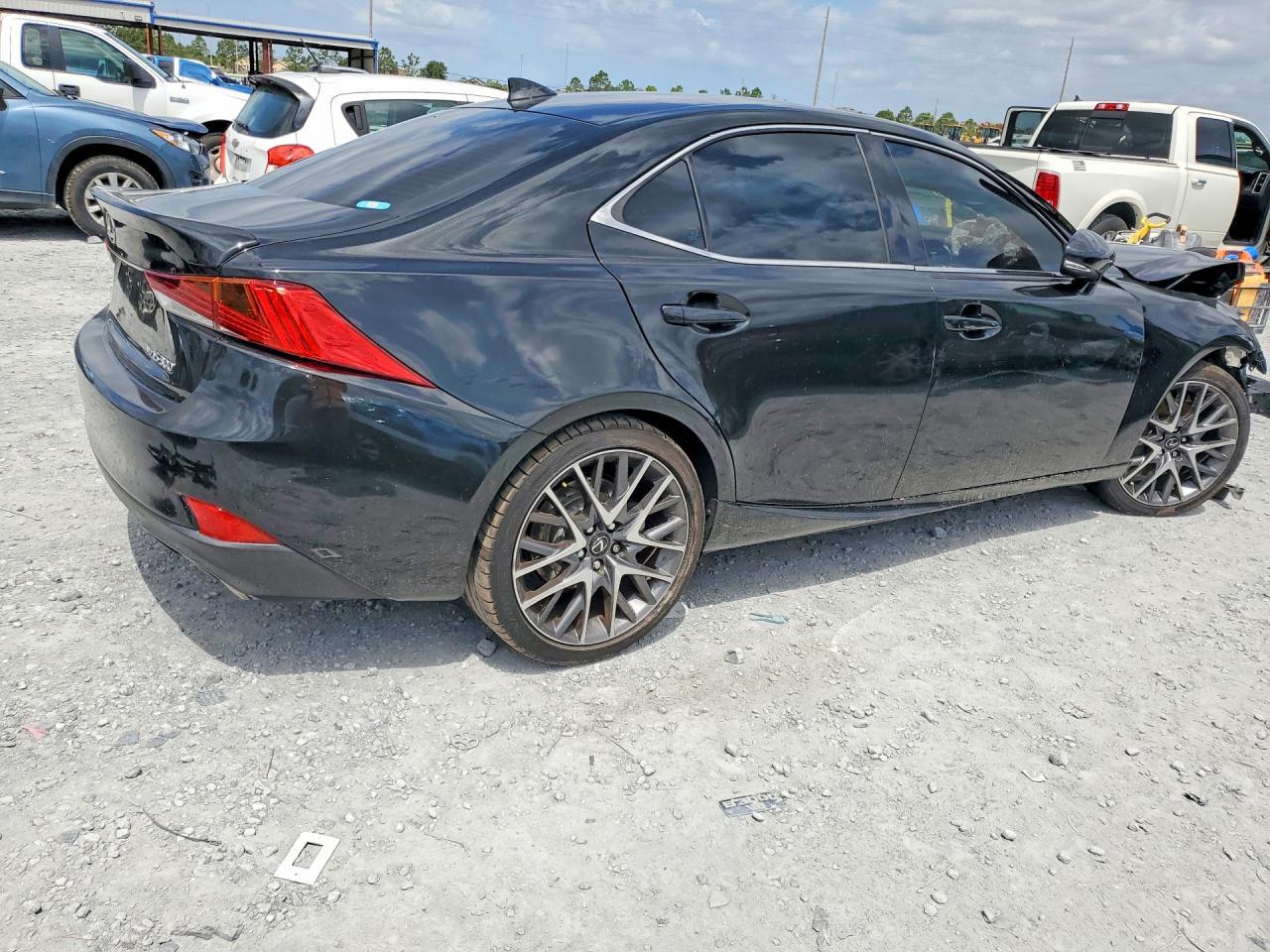 2017 Lexus Is 300 - Image 3