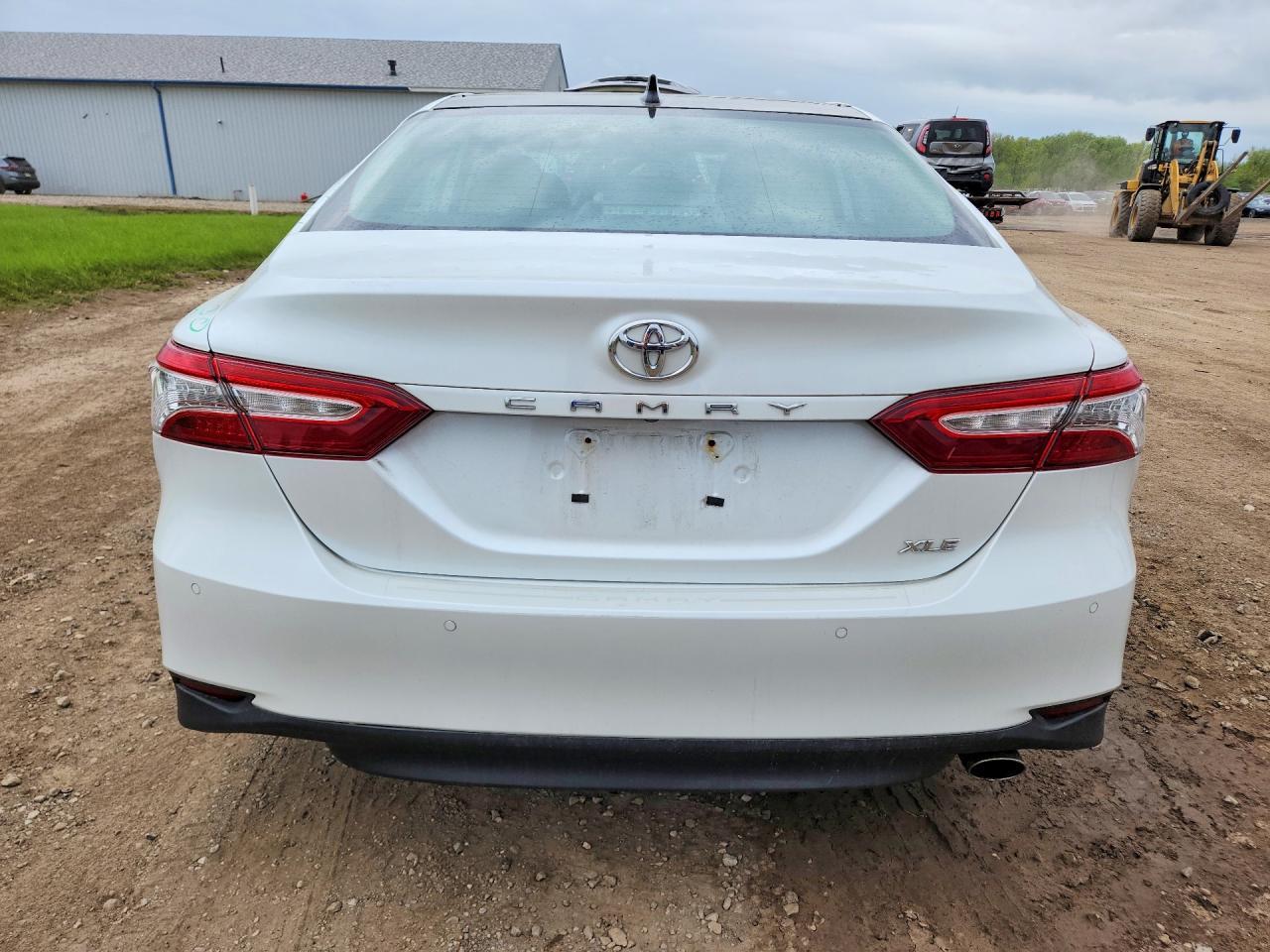 2019 Toyota Camry Xle - Image 6