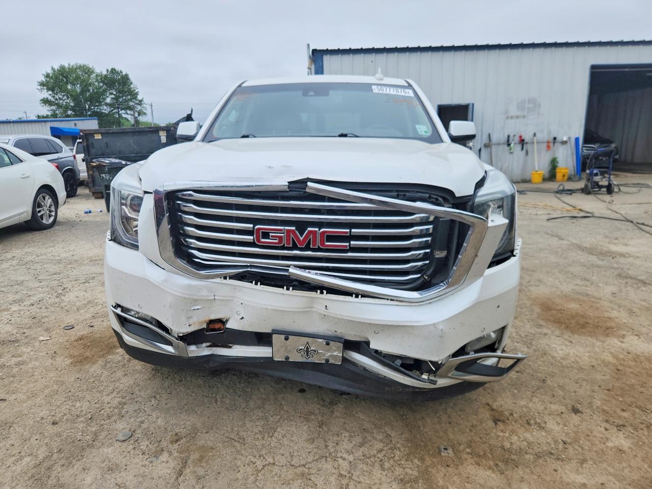 2017 GMC Yukon Slt - Фото 5