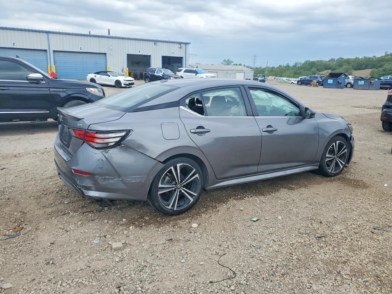 2023 Nissan Sentra Sr - Image 3