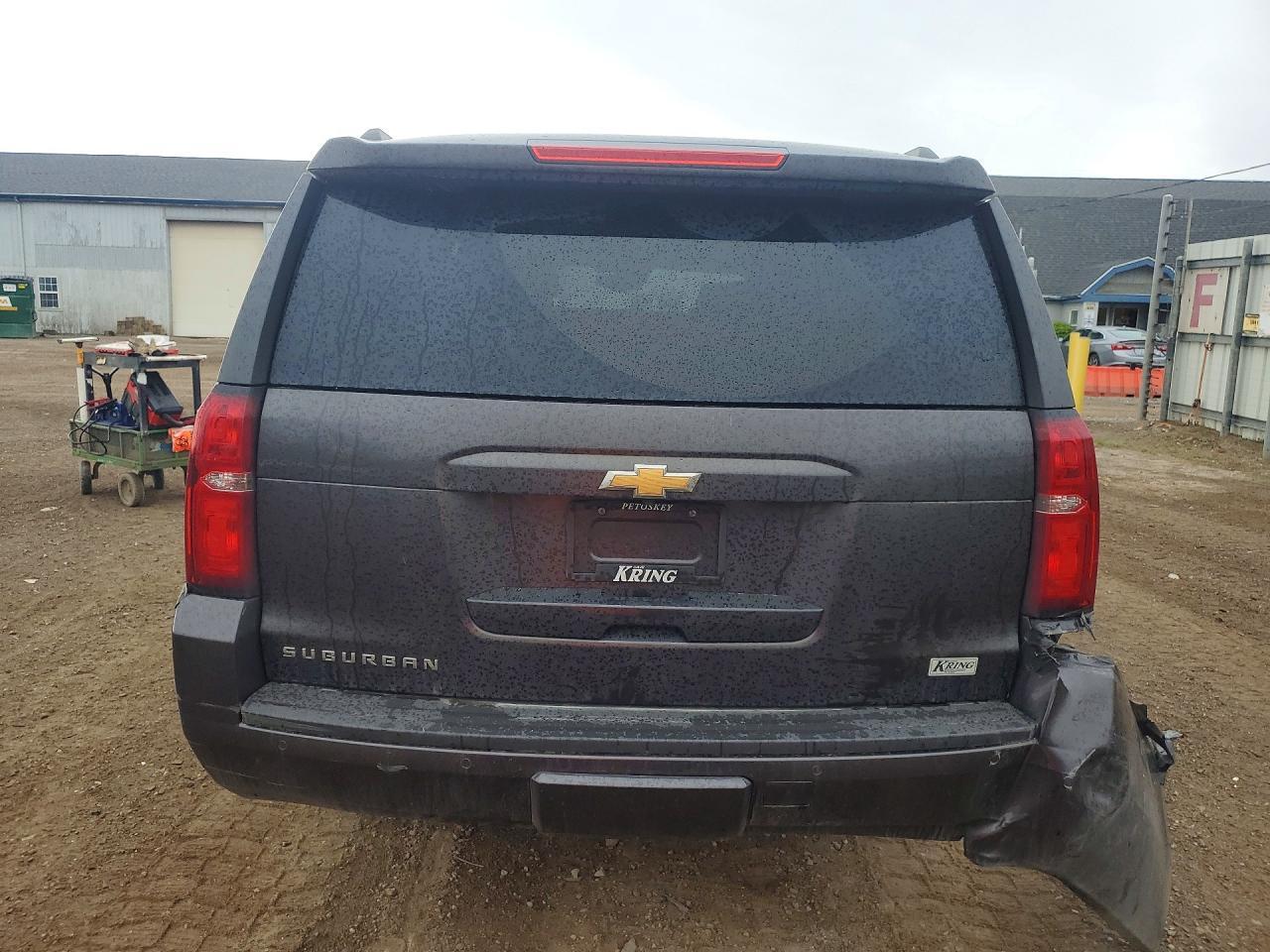 2018 Chevrolet Suburban 1500 Lt 4D - Фото 6
