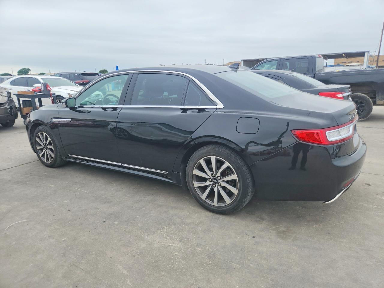 2019 Lincoln Continental - Фото 2