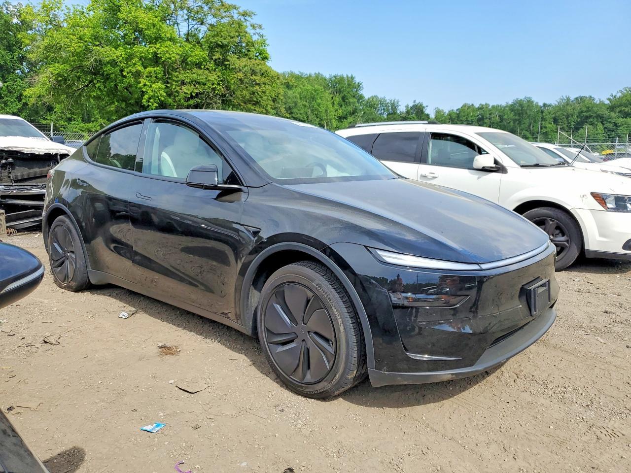 2026 Tesla Model Y - Фото 4