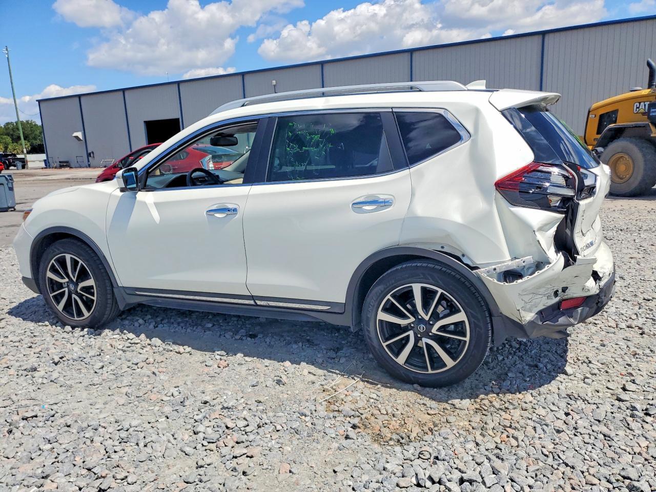 2019 Nissan Rogue Sl - Image 2