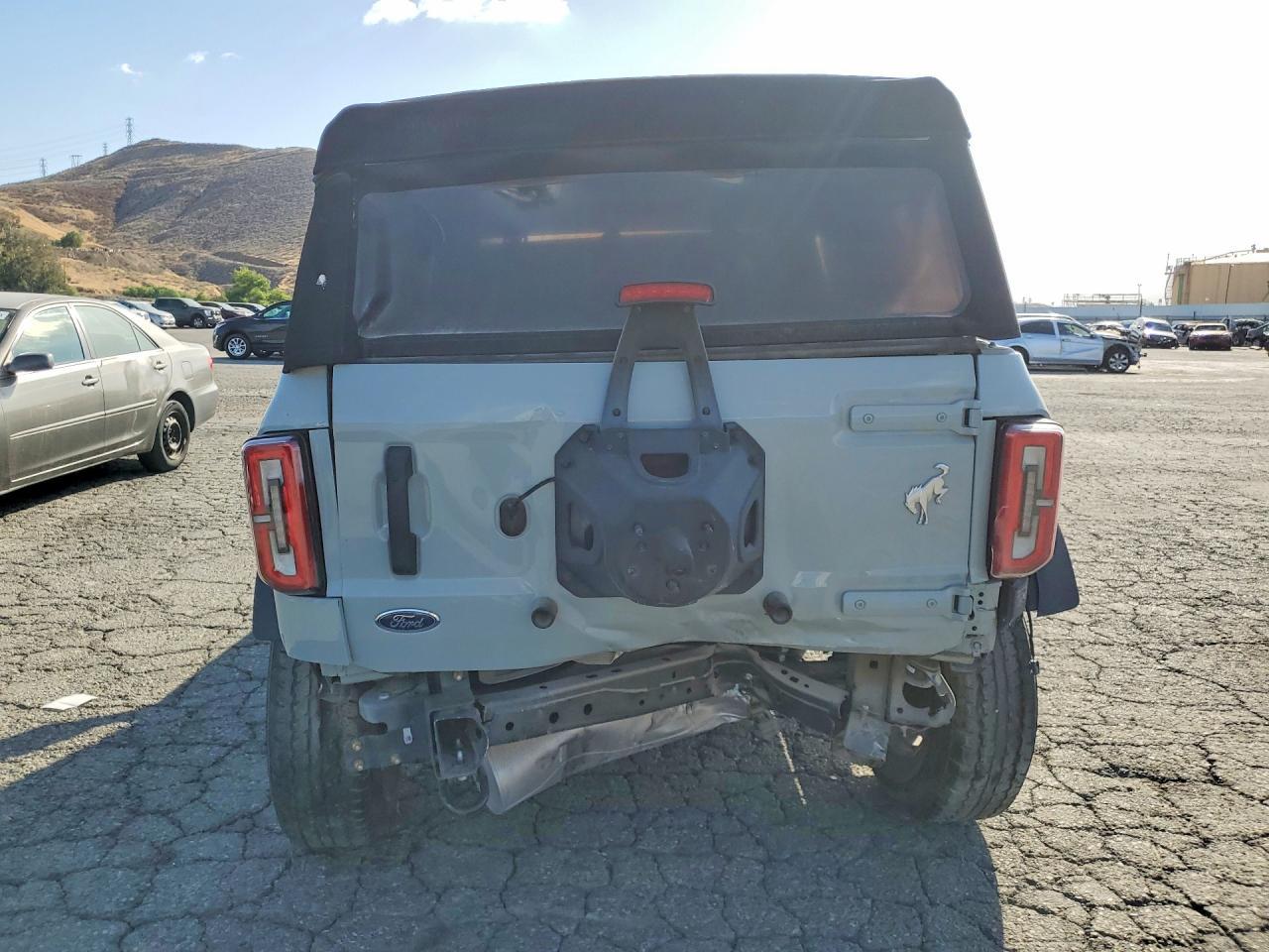 2023 Ford Bronco Base - Image 6