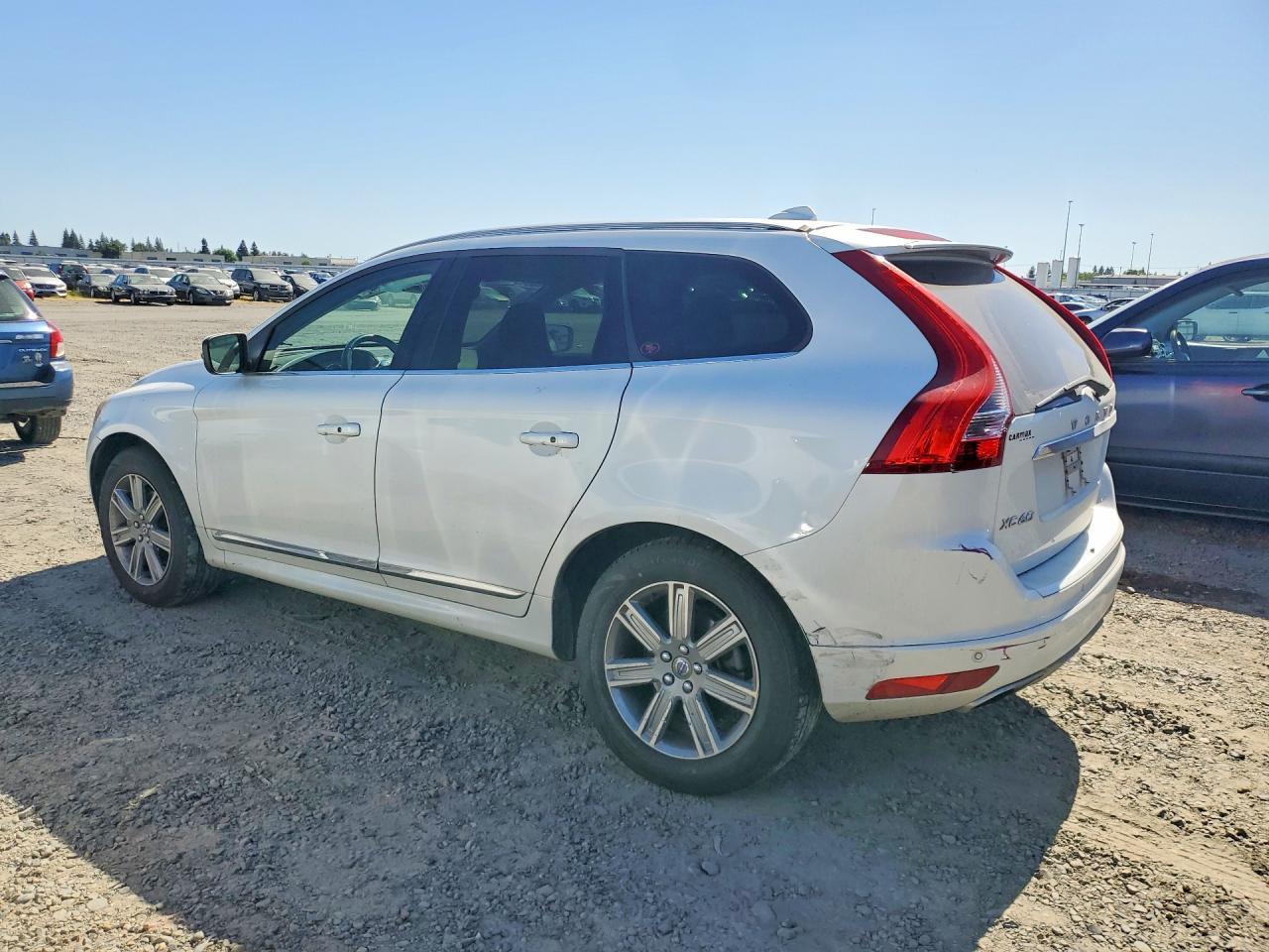 2017 Volvo Xc60 T5 Inscription - Фото 2