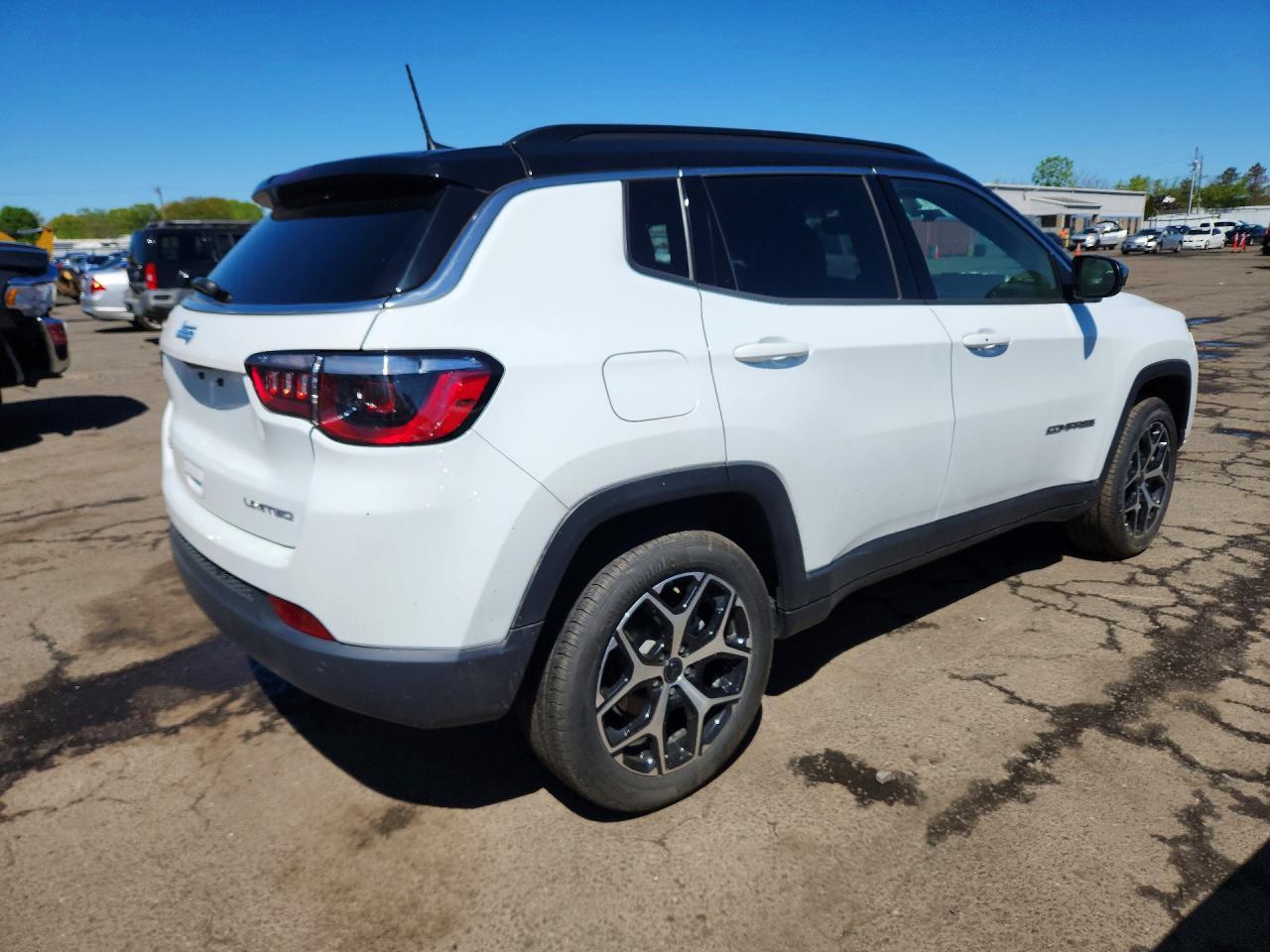 2025 Jeep Compass Limited - Фото 3