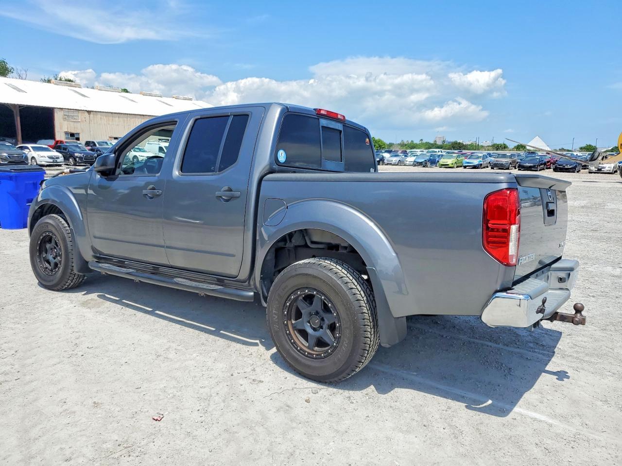 2019 Nissan Frontier Sv - Image 2