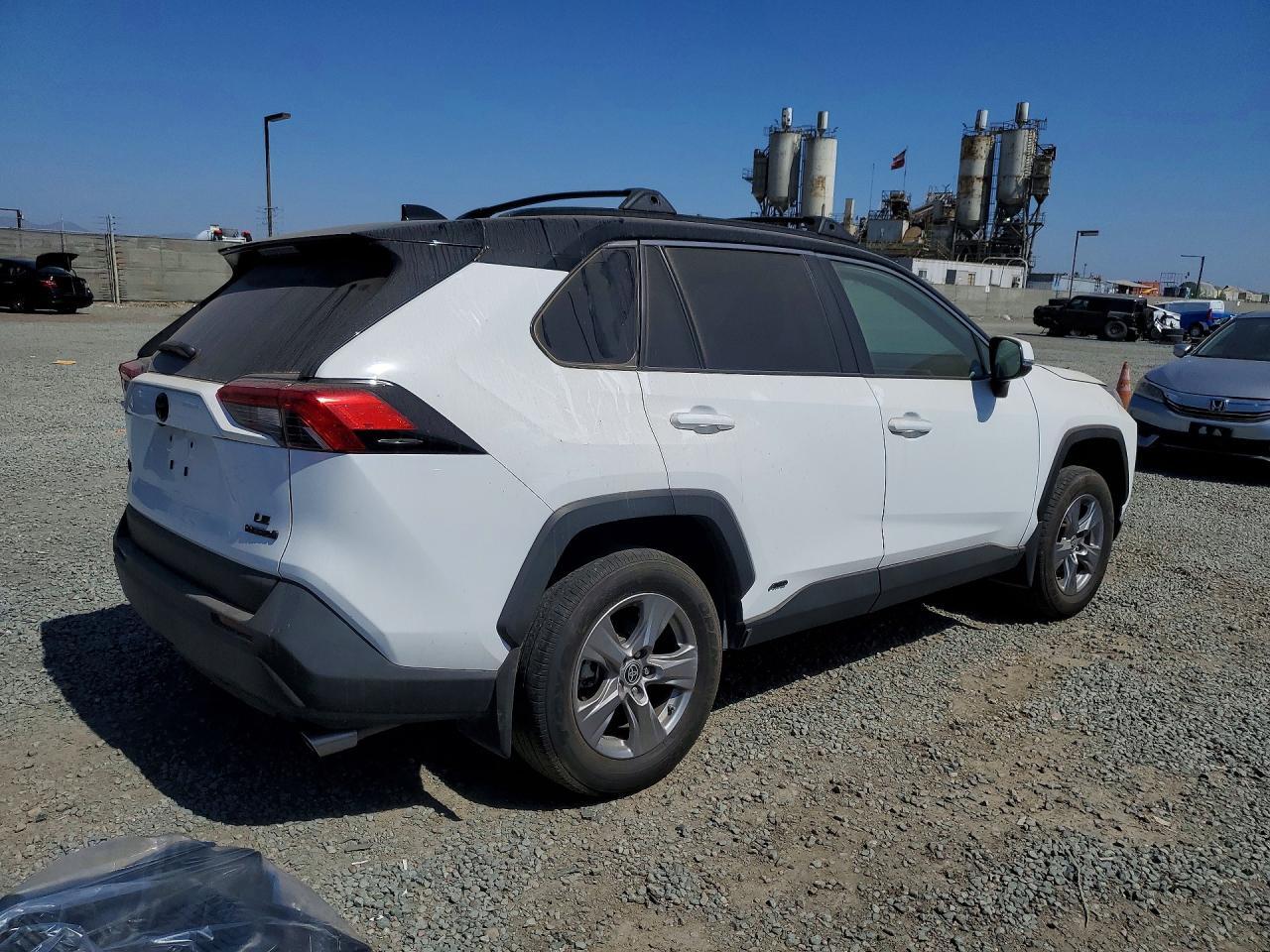 2024 Toyota Rav4 Le - Фото 3