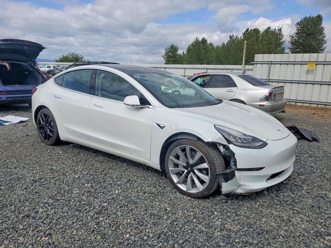 2020 Tesla Model 3 - Image 4