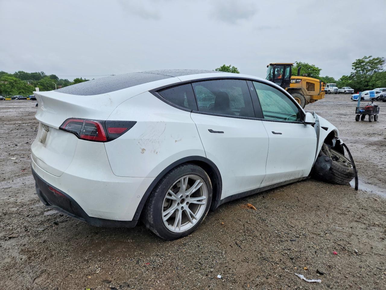 2022 Tesla Model Y - Фото 3