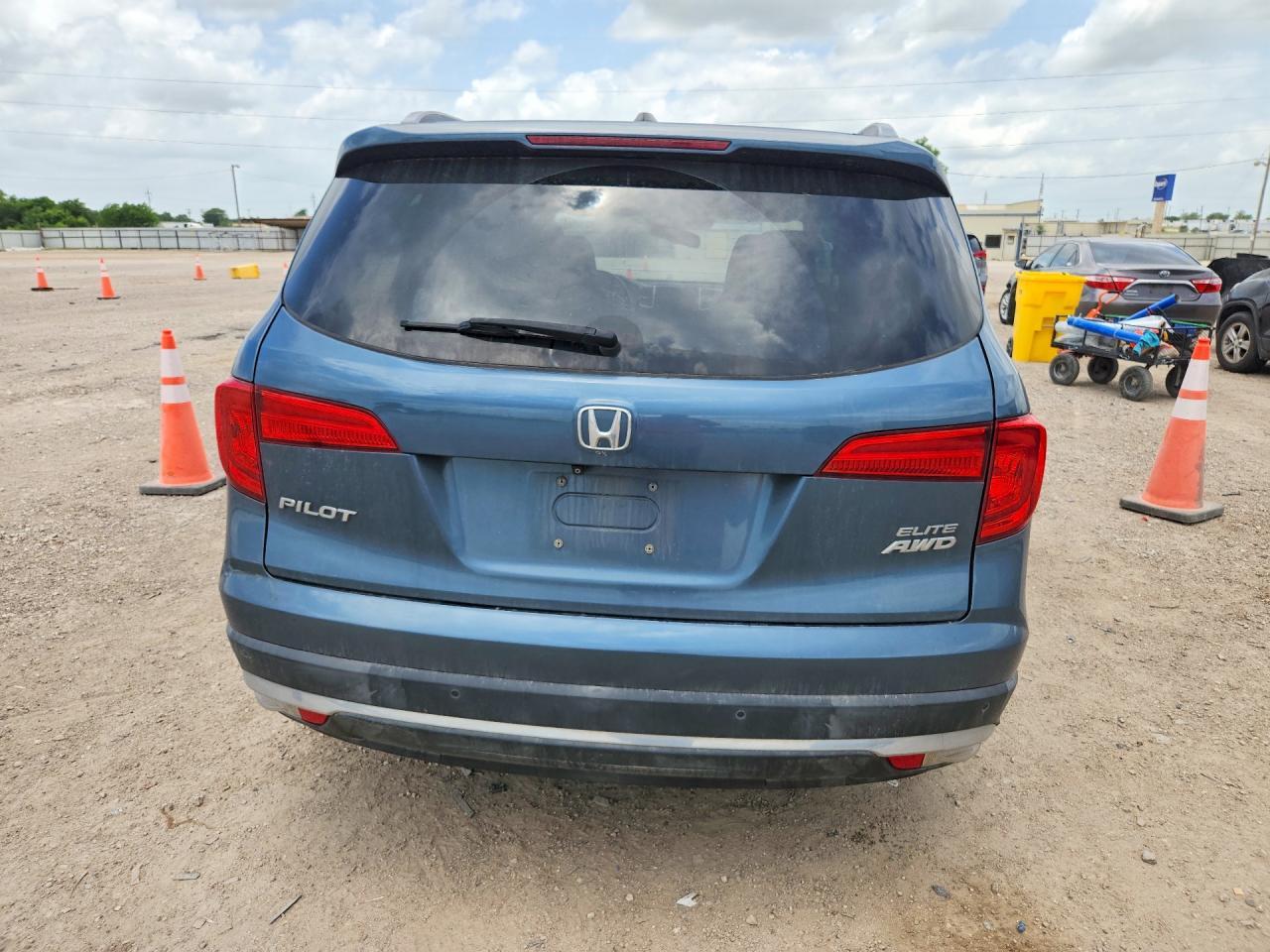 2018 Honda Pilot Elite - Image 6