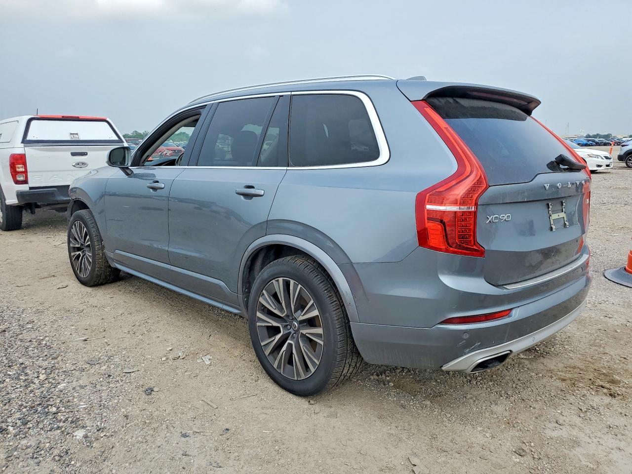 2020 Volvo Xc90 T5 Momentum - Image 2