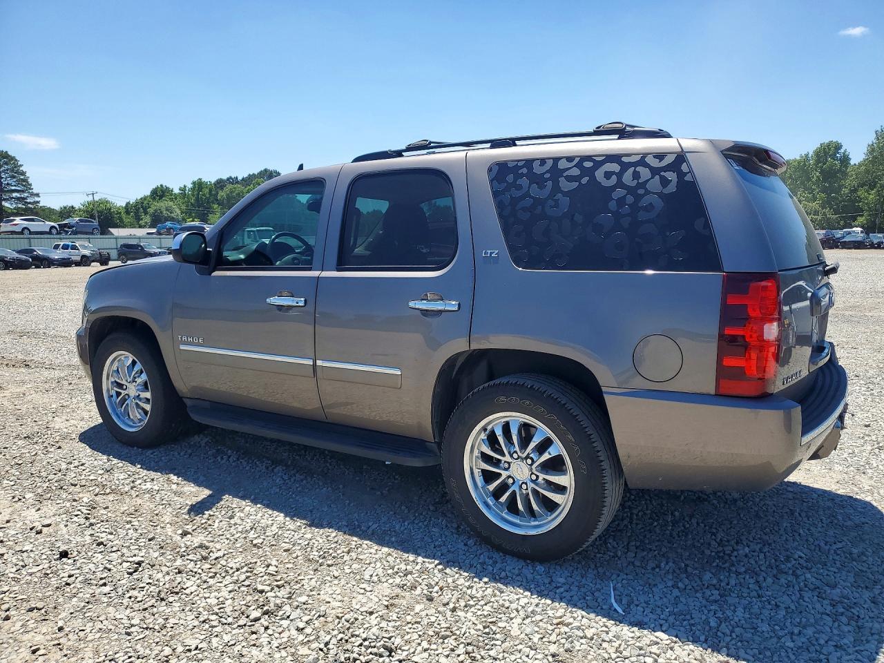 2013 Chevrolet Tahoe C1500 Ltz - Фото 2