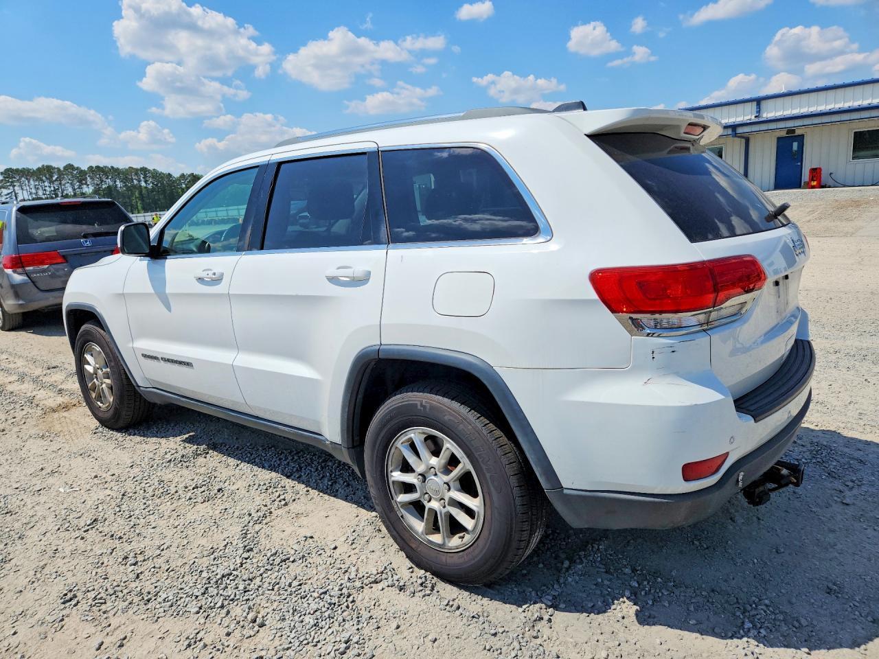 2019 Jeep Grand Cherokee Laredo - Image 2