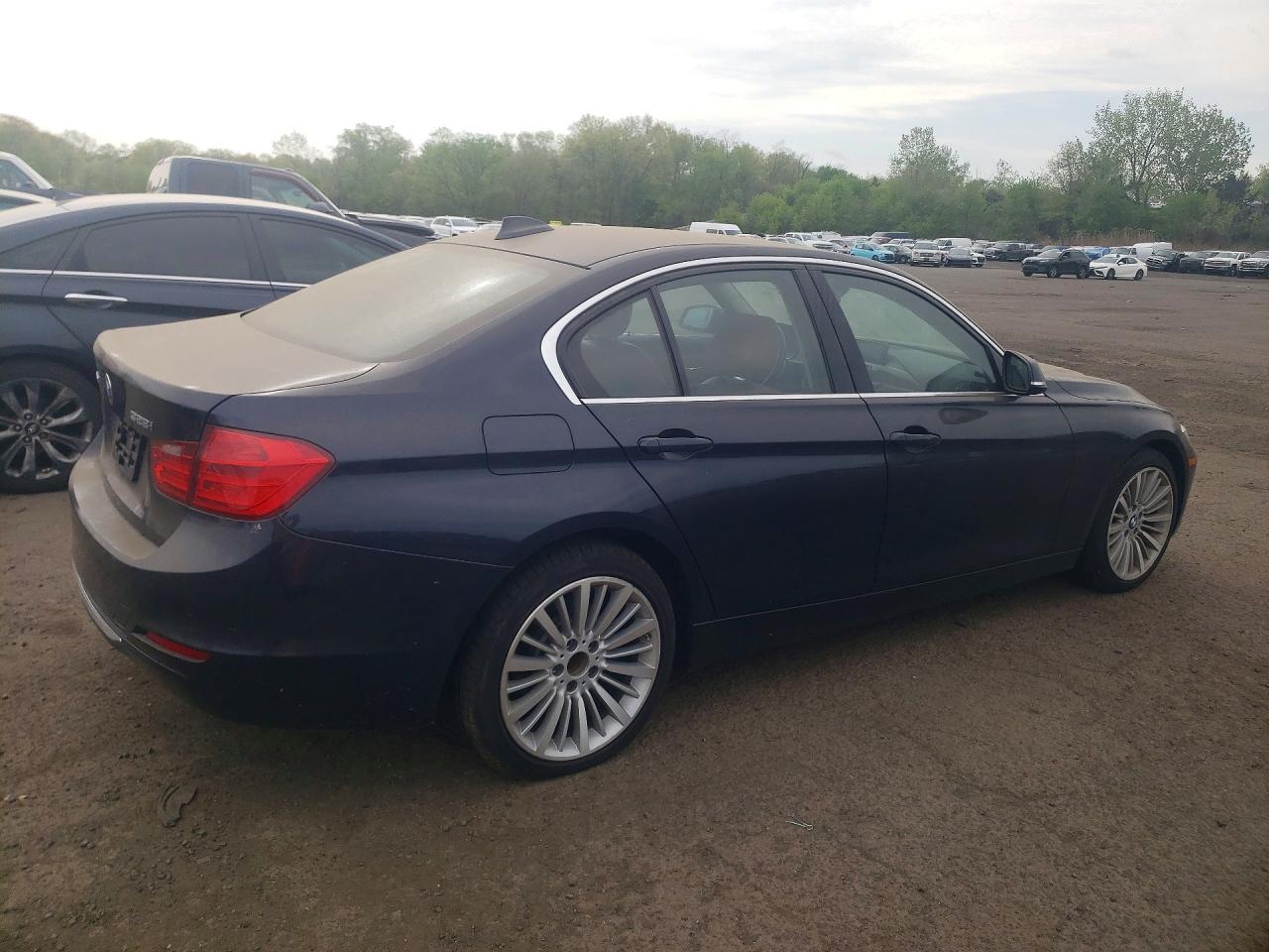 2014 BMW 3 Series - Image 3