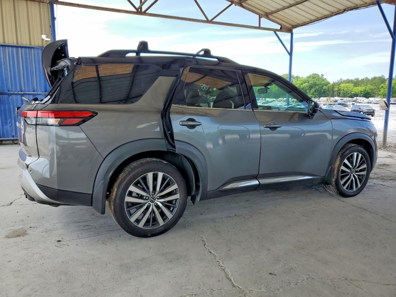 2022 Nissan Path Finde - Image 3