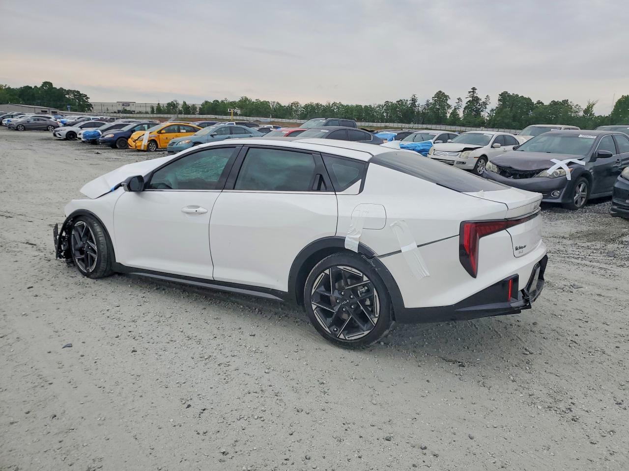 2025 Kia K4 Gt Line - Фото 2