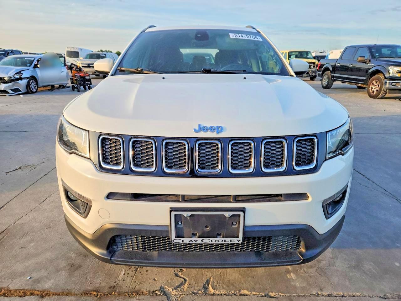2018 Jeep Compass Latitude - Image 5