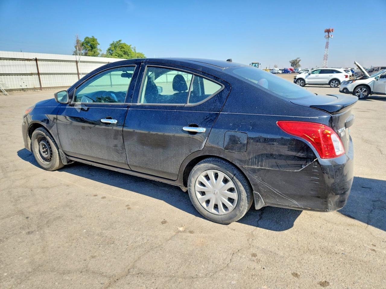 2015 Nissan Versa 1.6 Sv - Фото 2