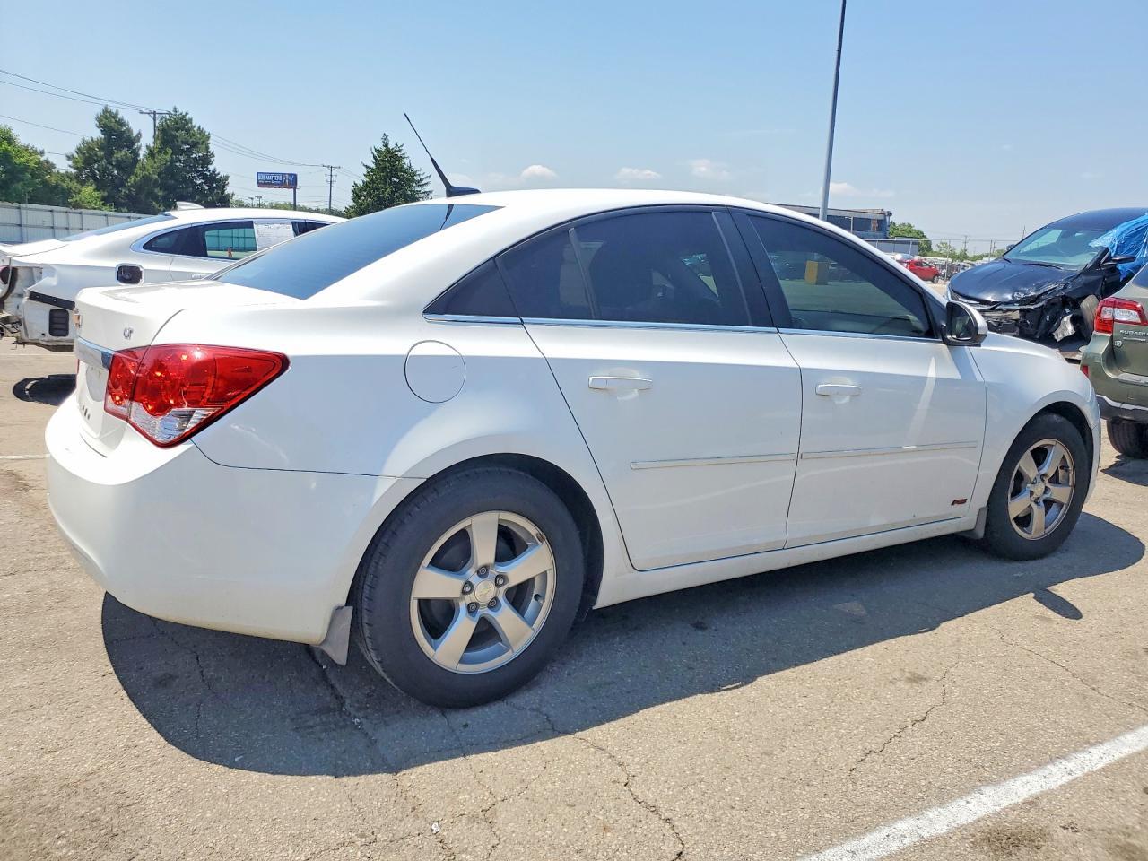 2014 Chevrolet Cruze Lt - Image 3