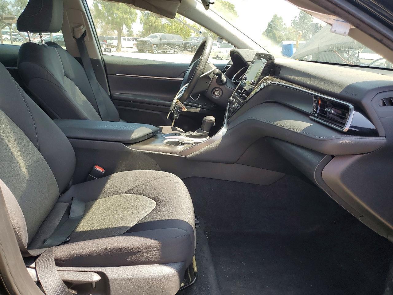 2023 Toyota Camry Le - Image 7
