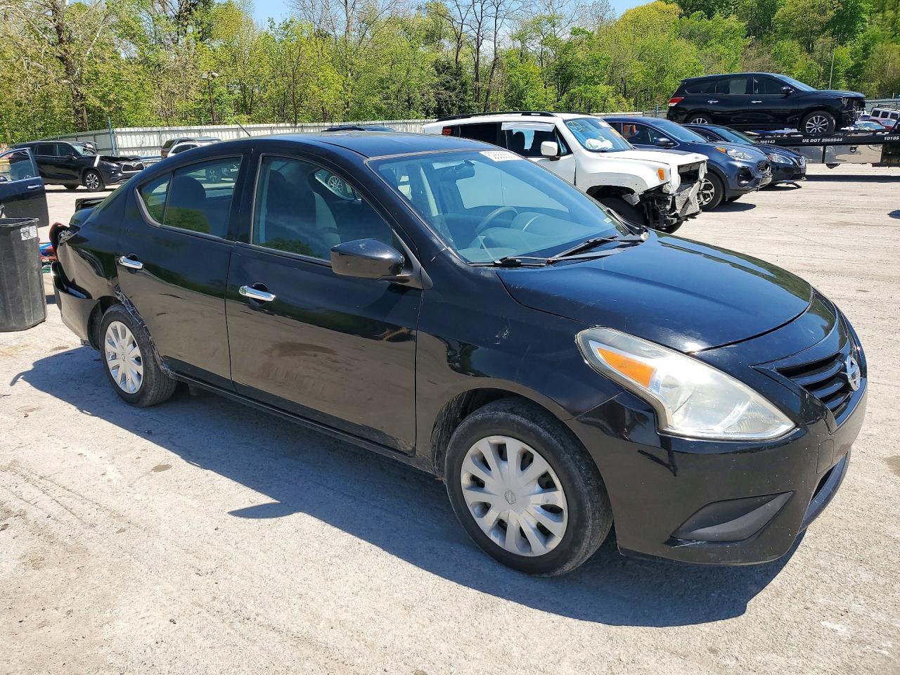 2019 Nissan Versa Sv - Фото 4