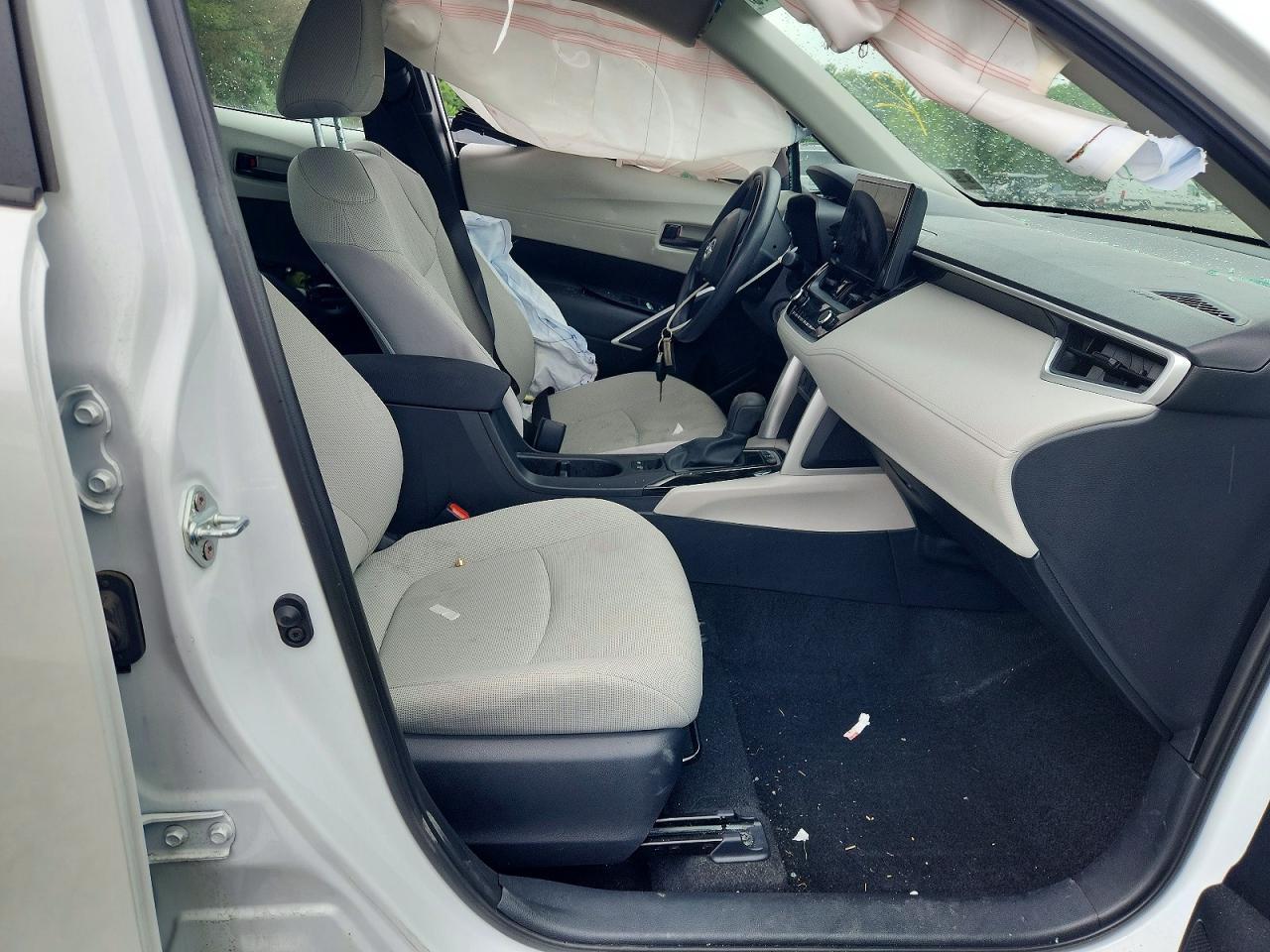 2024 Toyota Corolla Cross L - Фото 7