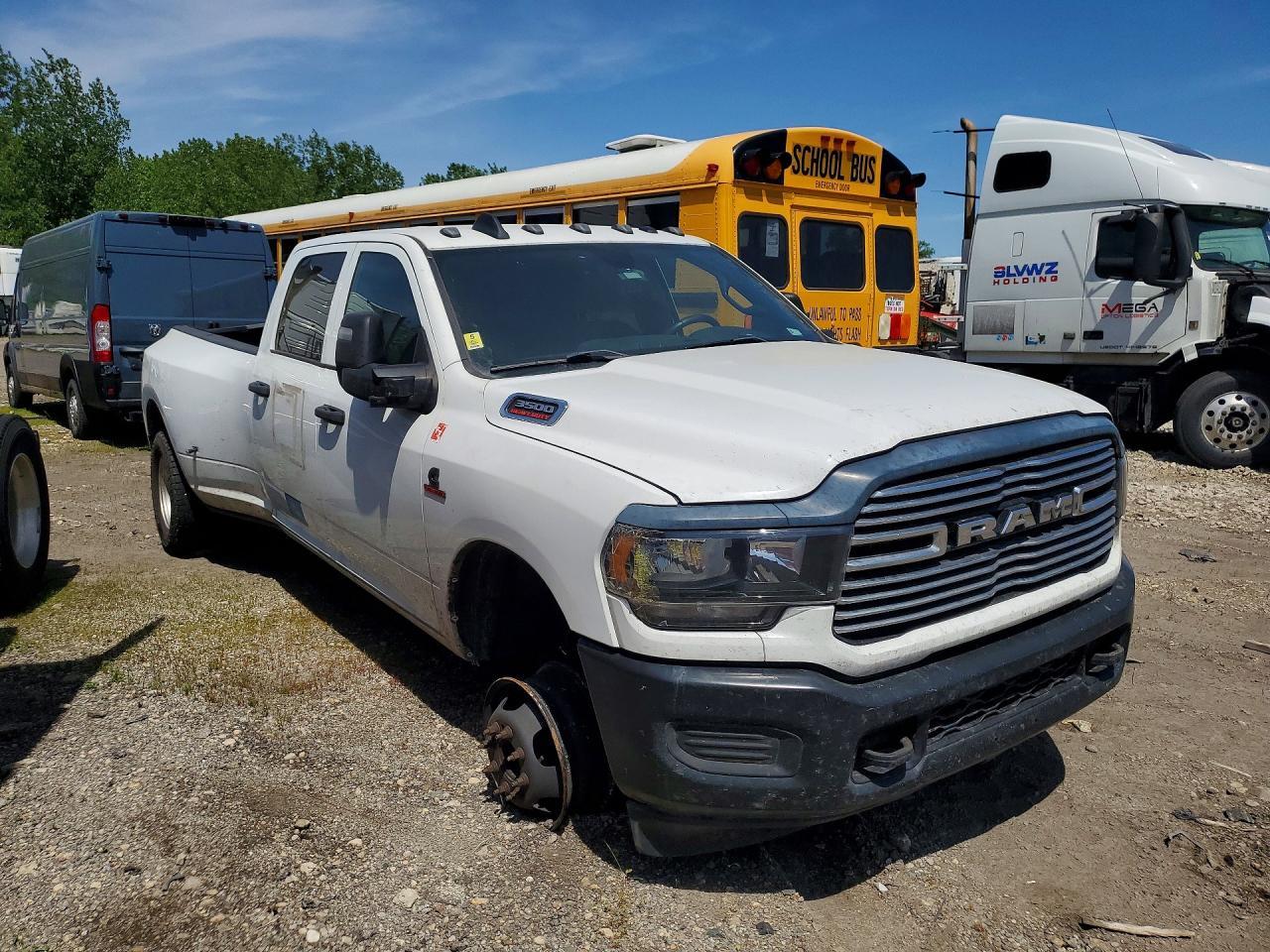 2023 Ram 3500 Tradesman - Фото 4