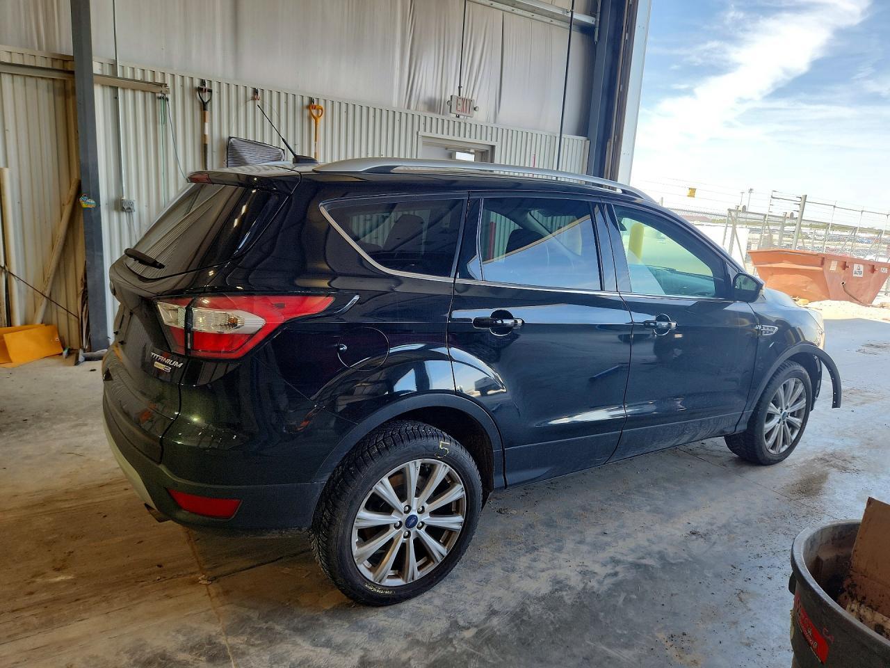 2017 Ford Escape Titanium - Фото 3