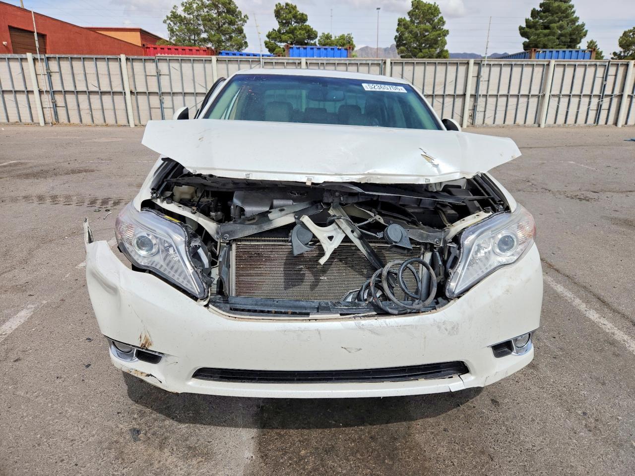 2012 Toyota Avalon Limited - Image 5