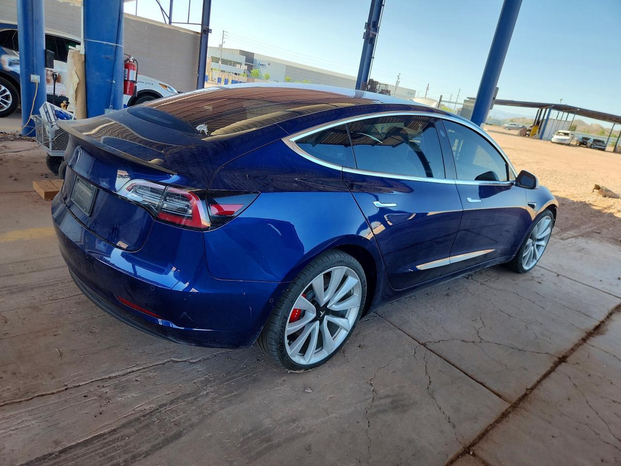 2019 Tesla Model 3 - Фото 3