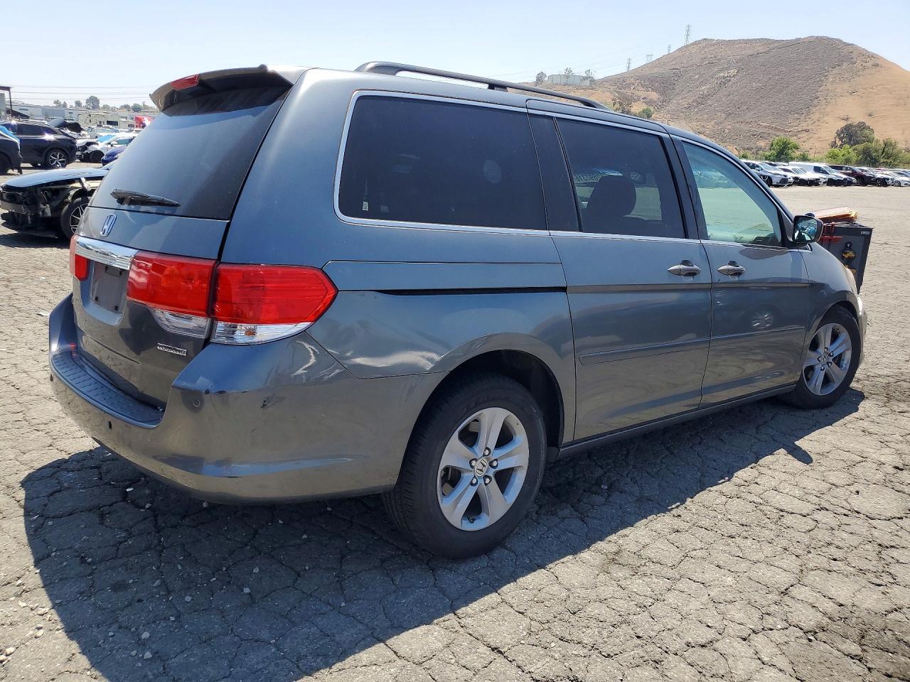 2010 Honda Odyssey Touring - Фото 3