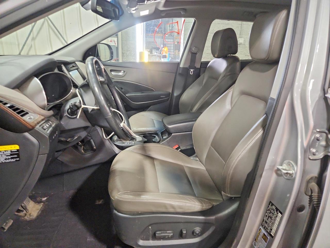 2017 Hyundai Santa Fe Limited Ultimate - Image 7
