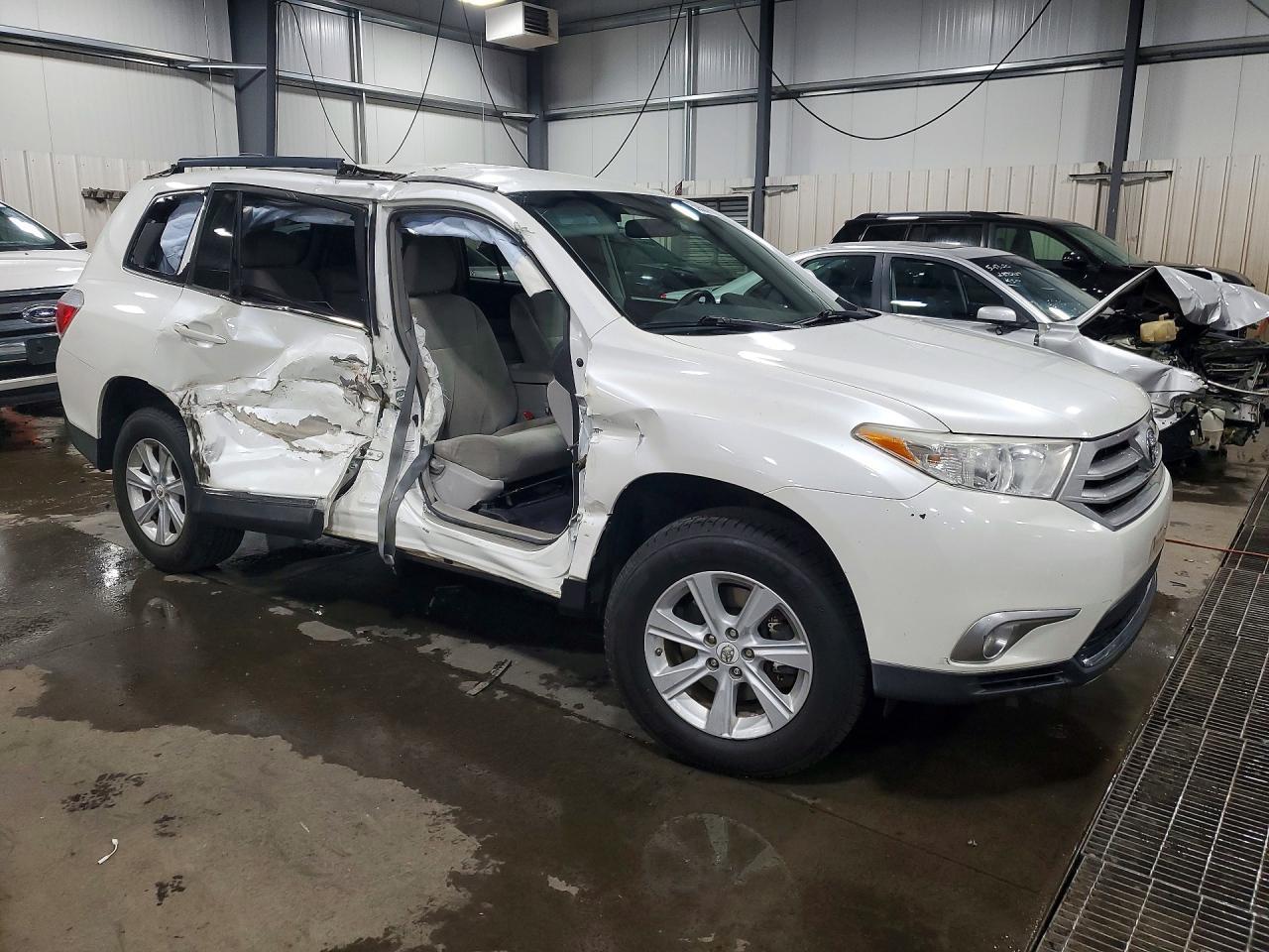 2011 Toyota Highlander Base - Image 4