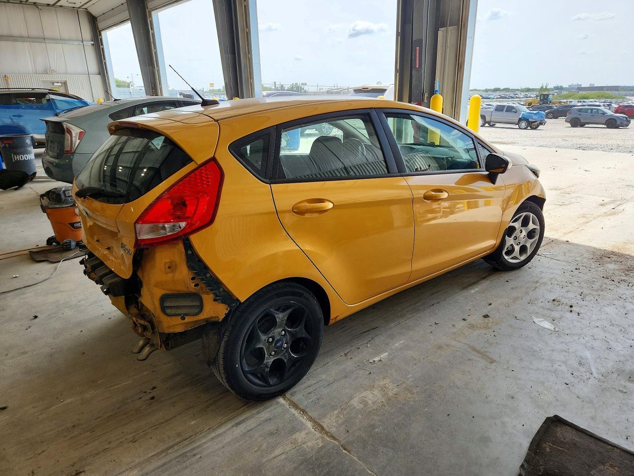 2011 Ford Fiesta Ses - Фото 3