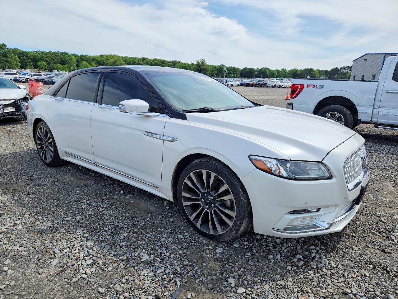 2018 Lincoln Continental Select - Image 4