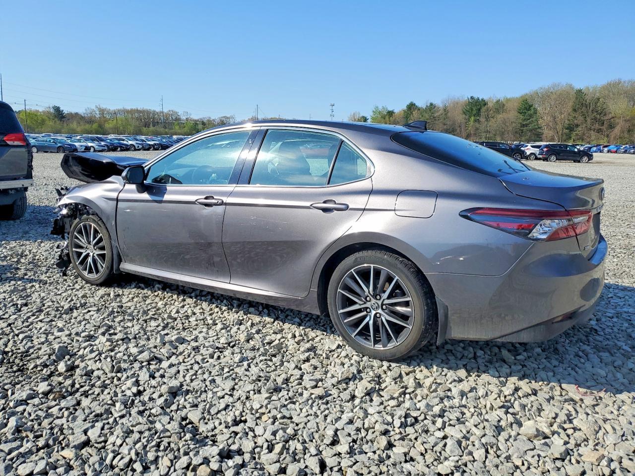 2022 Toyota Camry Xle - Фото 2