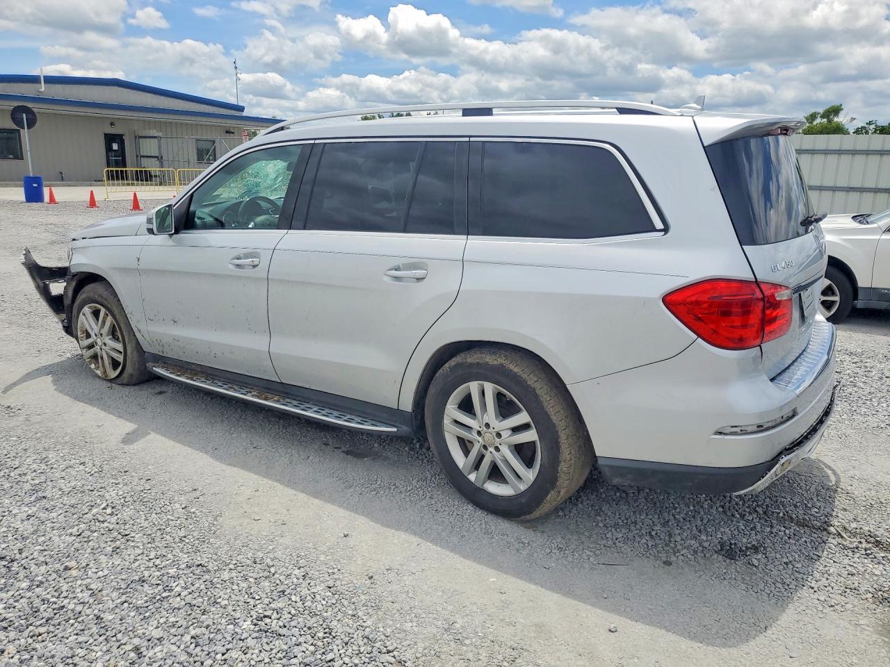 2015 Mercedes-Benz Gl 450 4Matic - Image 2