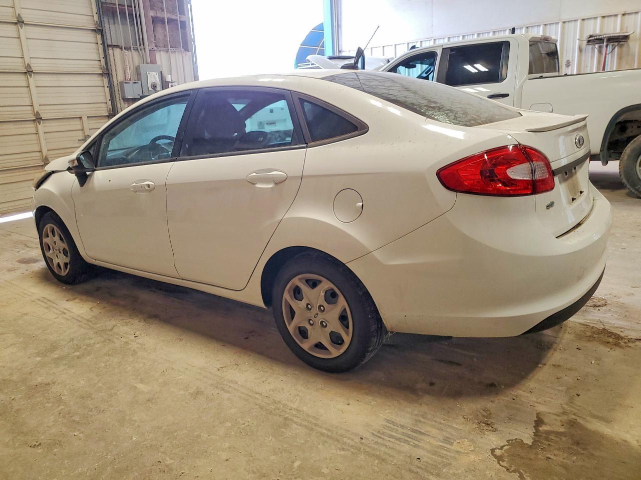2013 Ford Fiesta Se - Фото 2