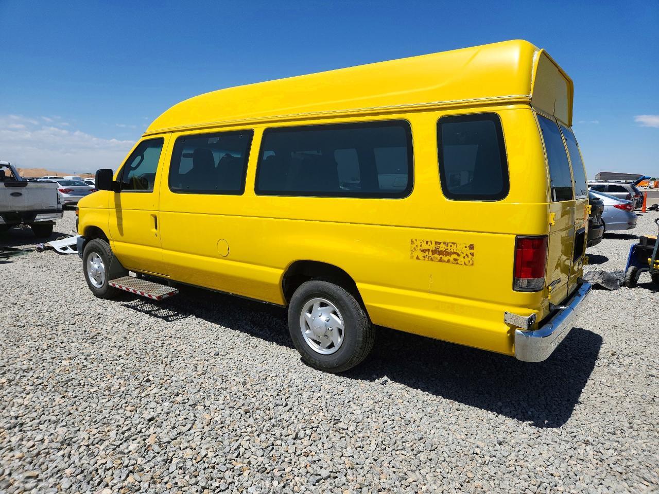 2014 Ford Econoline E250 Van - Фото 2