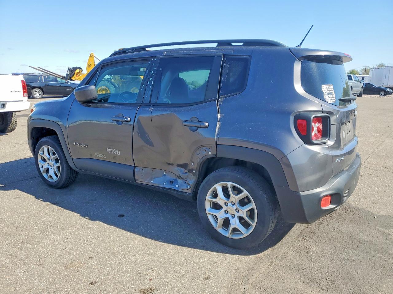 2016 Jeep Renegade Latitude - Фото 2
