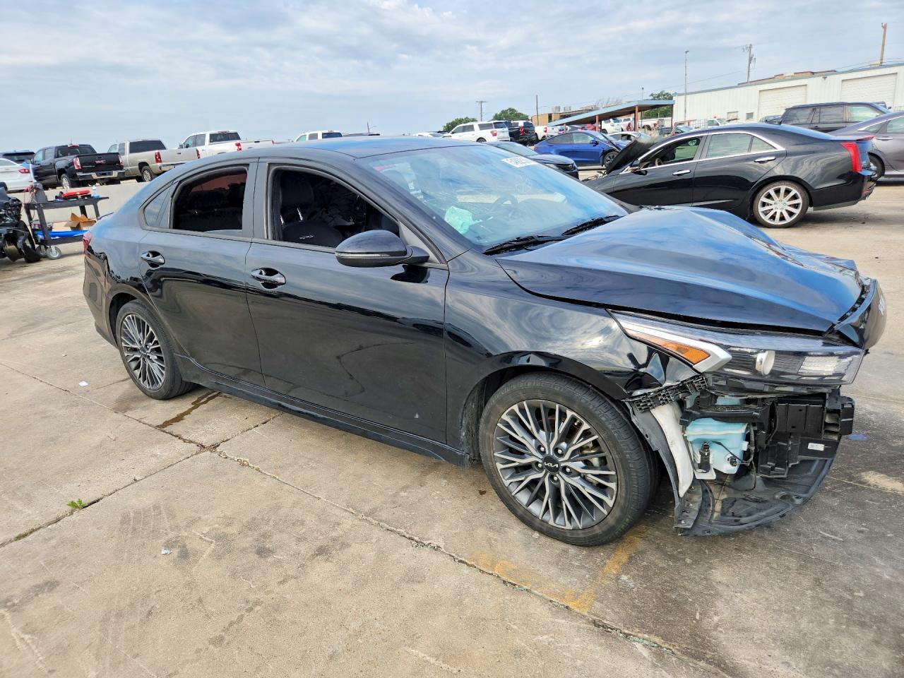 2023 Kia Forte Gt Line - Image 4