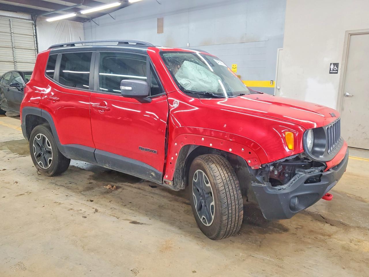 2015 Jeep Renegade Trailhawk - Фото 4