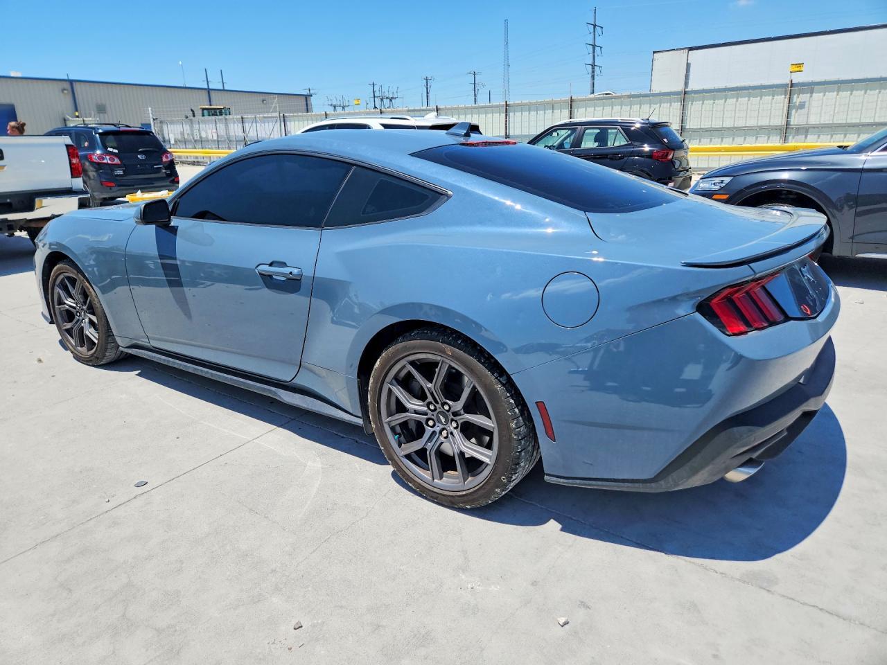 2024 Ford Mustang - Фото 2