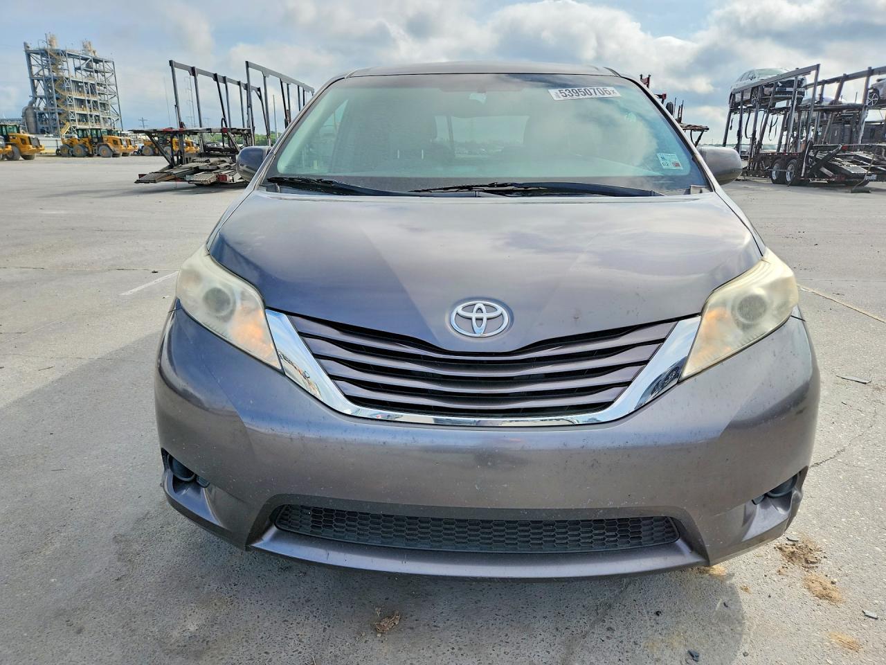 2017 Toyota Sienna Le - Image 5