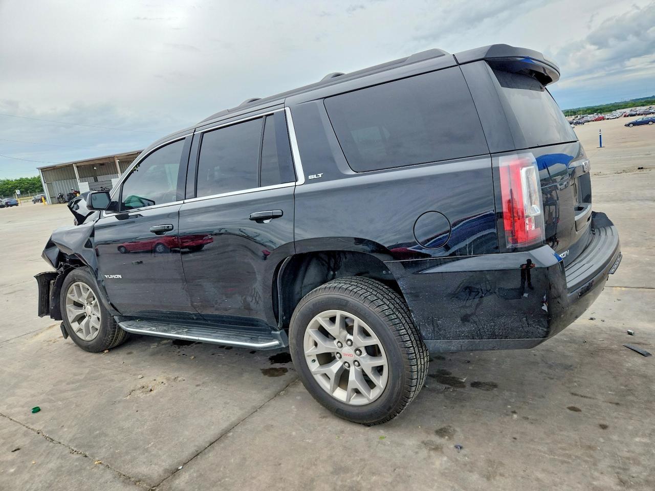 2018 GMC Yukon Slt - Фото 2