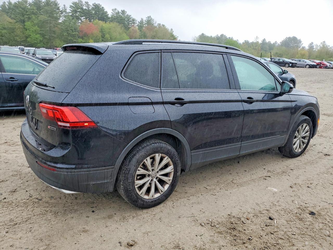 2019 Volkswagen Tiguan S - Фото 3